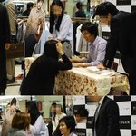 팬들과 손깍지끼고 눈 맞춰주는 <b>이민호</b>ㅋ