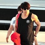 <b>빨강</b>으로 깔맞춤하고 나타난 비 공항패션ㅋ