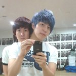 파란색으로 염색한 '유키스' <b>수현</b>