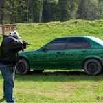 <b>bmw</b>를 총으로 쏴서 만든 작품?