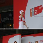 <b>2ne1</b> 부산 게릴라 콘서트, 롯데 시구 직찍