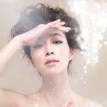 자체 여신광 <b>발산</b>하는 이민정