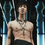 노출 즐기는 남자 아이<b>돌들</b>