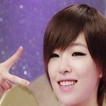 항상 웃는 것 같은 아이돌