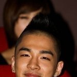 진한 <b>향기</b>가 날것같은 남자아이돌