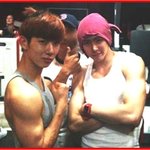 <b>닉쿤</b> 팔뚝~ㅋㅋㅋ