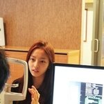 쌩얼로 <b>안</b>과 <b>간</b> 구하라, 청순한 미모