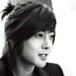 배용준 소속사로 옮긴 김현중, 배용준 닮아<b>가네</b>