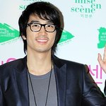 <b>뿔테</b> 낀 송승헌 최근모습! 훈훈해!