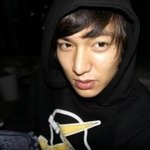 개인의 <b>취향</b> 이후 뜸했던 이민호, 근황 공개