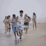 <b>우영</b> 해변에서 1등으로 달리는 모습