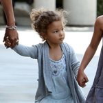 딸 닐라 데리고 서커스 보러가는 할리 <b>베리</b>