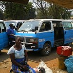 아프리카에서 길거리 공연자가 된 사연