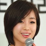 <b>컷트</b>머리로  변신한 연예인