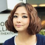 귀여운 스타일의 여자 연예인 <b>머리</b>