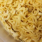 컵라면을 먹을려다다 이물질발견!! (사진있음)