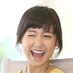 웃을 때 <b>윙크</b>하는 연예인들