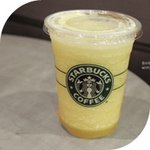 스타벅스의 시원한 프라푸치노 '레몬그린티블렌디드' 맛보다