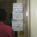 눈물의 하라레 탈출기. 밥구걸 공연의 추억