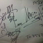 식당에서  <b>miss</b> a를 봤어요! 싸인 有