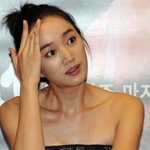 어깨<b>라인</b> 예쁜 여자 연예인