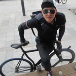유행중인 자전거타는 연예인들