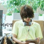 스타들의 공항<b>패션</b> 감각은 '패셔니스타'
