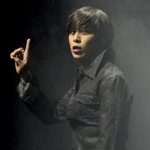 가죽 <b>자켓</b>이 잘 어울리는 연예인