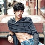 <b>훈훈</b>한 김수현, 여자들 설레게 하는 복근!