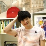 <b>안경</b>은 꼭 써줬으면 하는 스타