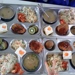 2400원짜리 여자고등학교 <b>급식</b>