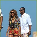 비욘세의 화려한 핫팬츠 패션