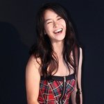 워스트 의상 입고 나온 '송지효'