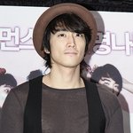 남자도 입는다. '시스루 룩' <b>송승헌</b>