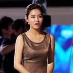 <b>우아</b>한 금빛 미니드레스 '신세경'