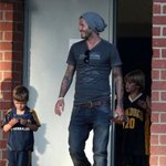 아빠를 쏙 빼닮은 두 아들, <b>베컴</b>과 운동 가는중