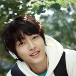 송중기도 얼굴...<b>수선</b>한건가요?