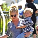 분수 구경하는 <b>제이든</b>과 '브리트니 스피어스'