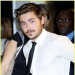 <b>수염</b> 기른 잭 애프론, 이건 좀 아닌데?;ㅠ