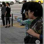 뭘 봐? 왜 웃지?   ~~~~~~~~~~  헉 !! <b>액자</b> 속에
