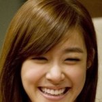 웃는게 예쁜 아이돌 vs <b>어색</b>한 아이돌