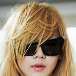금발<b>vs</b>빨간 머리의 <b>여자</b> 아이돌들