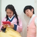 <b>대기실</b>에서 오락하는 크리스탈, 귀여워ㅋ