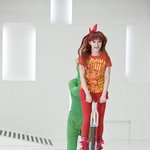 스카이 콩콩 타는 박봄~<b>2ne1</b>엠카 1위축하~