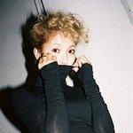 <b>보아</b>, 금발 곱슬머리 공개