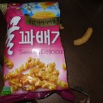 꿀꽈배기를 먹다가 새우깡이 나왔어요!