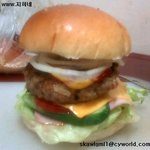 오늘의 오빠 <b>야참</b> 수제햄버거 만드는 중^^