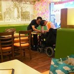 한스<b>델리</b> 광주 충장로점에서