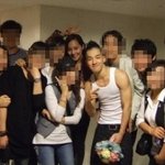 태양 콘서트에 간 <b>유진</b>, 꽃다발 인증샷ㅋ