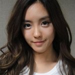 <b>졸업</b> 사진이 굴욕인 여자연예인들